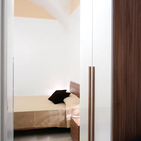 Lenny House * Naples