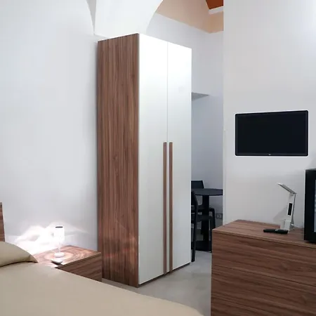 Lenny House * Naples