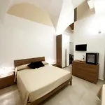 Lenny House 4* Naples