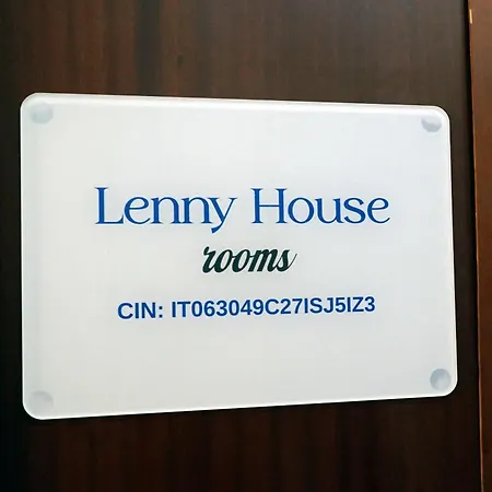 Lenny House Panzió 4*