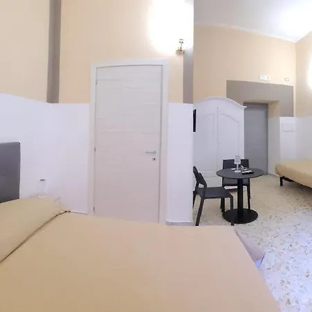Lenny House Panzió Nápoly