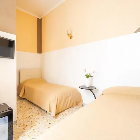Lenny House 4* Naples