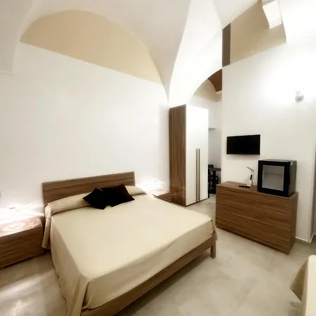 Lenny House 4* Nápoly