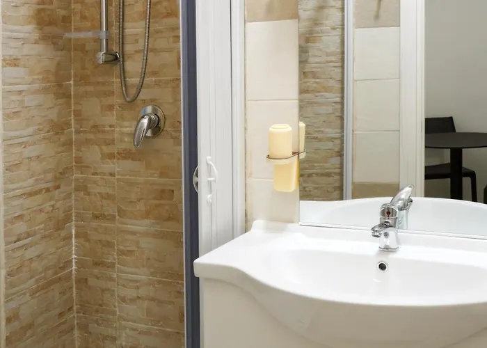 Lenny House Nocleg ze śniadaniem